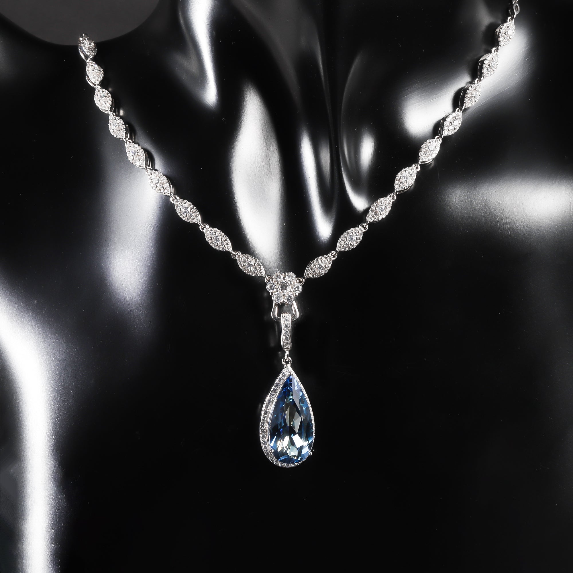 Sparkly White Zircon Chain with A Hook to Match with Any Pendant